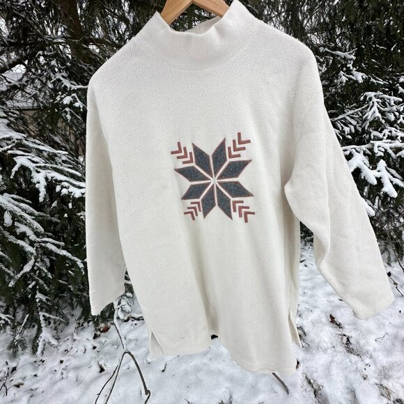 Winter Snowflake White Turtle Crew Neck Sweatshirt Cozy Pullover Christmas - Picture 1 of 8